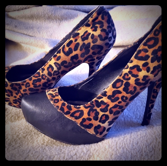 Cheetah pump heels - Picture 1 of 3